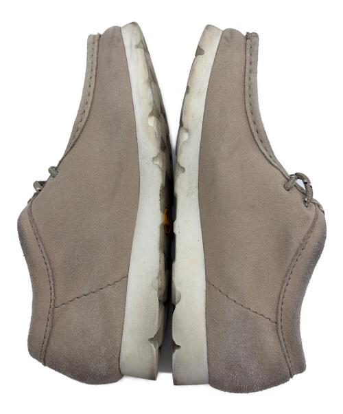 CLARKS（クラークス）CLARKS (クラークス) シューズ ベージュ サイズ:SIZE 26.5cmの古着・服飾アイテム