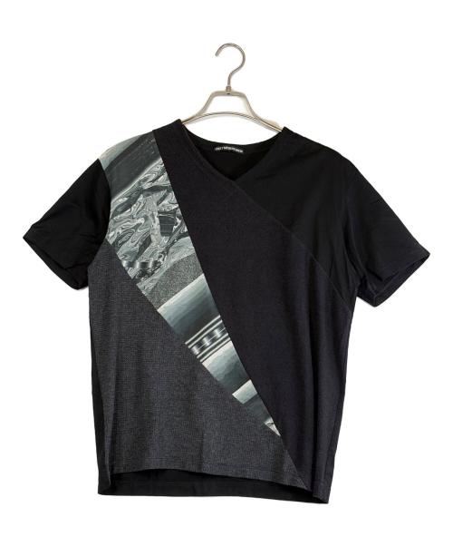ISSEY MIYAKE（イッセイミヤケ）ISSEY MIYAKE (イッセイミヤケ) 生地切替グラフィックプリントTシャツ ブラック サイズ:SIZE 2（M）の古着・服飾アイテム