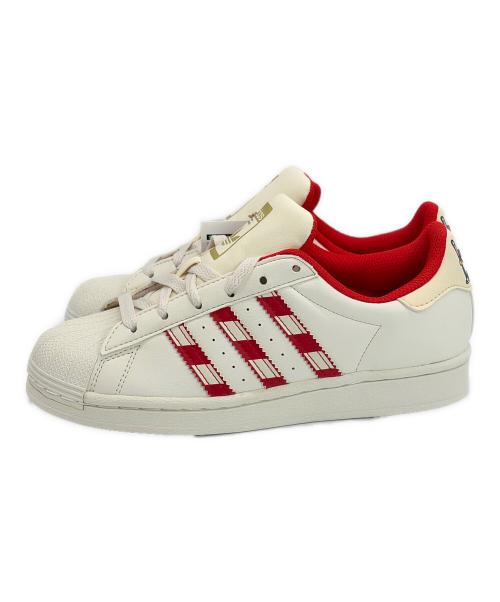 adidas（アディダス）adidas (アディダス) スニーカー ホワイト×レッド サイズ:SIZE 22.5cmの古着・服飾アイテム