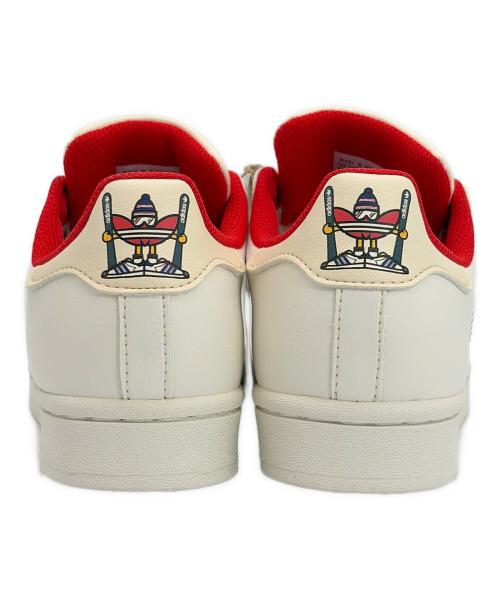 adidas（アディダス）adidas (アディダス) スニーカー ホワイト×レッド サイズ:SIZE 22.5cmの古着・服飾アイテム