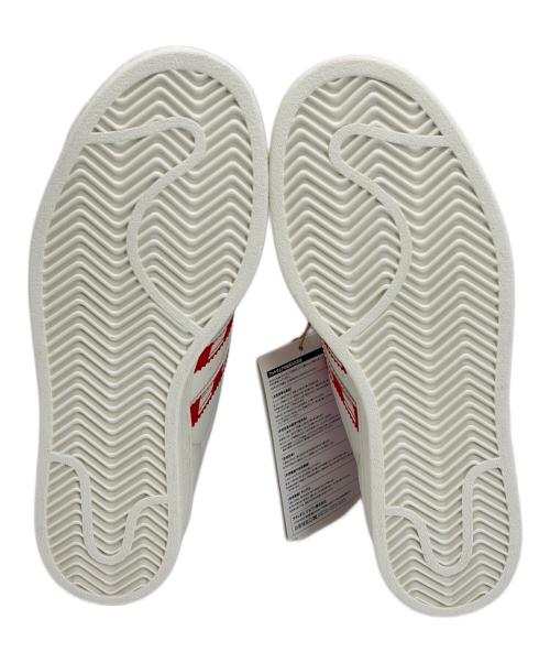 adidas（アディダス）adidas (アディダス) スニーカー ホワイト×レッド サイズ:SIZE 22.5cmの古着・服飾アイテム