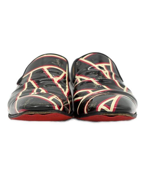 Christian Louboutin（クリスチャン・ルブタン）Christian Louboutin (クリスチャン・ルブタン) エナメルローファー ブラック サイズ:SIZE 40(25cm）の古着・服飾アイテム