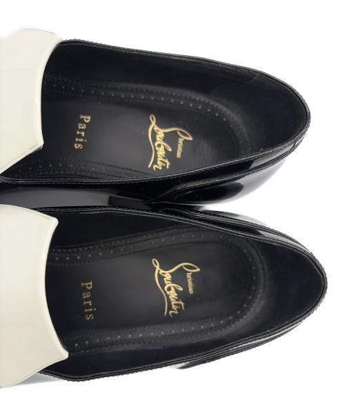 Christian Louboutin（クリスチャン・ルブタン）Christian Louboutin (クリスチャン・ルブタン) ローファー/Aiglon/エグロン ホワイト×ブラック サイズ:SIZE 41（26cm）の古着・服飾アイテム
