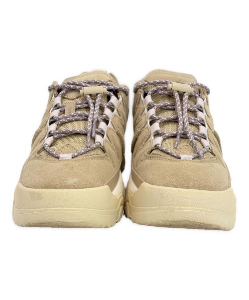 UGG（アグ）UGG (アグ) スニーカー/W CAPTRAIL LOW/ウィメンズ キャップ トレイル ロー ベージュ サイズ:SIZE 23.5cmの古着・服飾アイテム