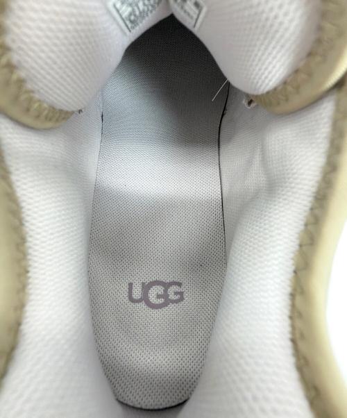 UGG（アグ）UGG (アグ) スニーカー/W CAPTRAIL LOW/ウィメンズ キャップ トレイル ロー ベージュ サイズ:SIZE 23.5cmの古着・服飾アイテム