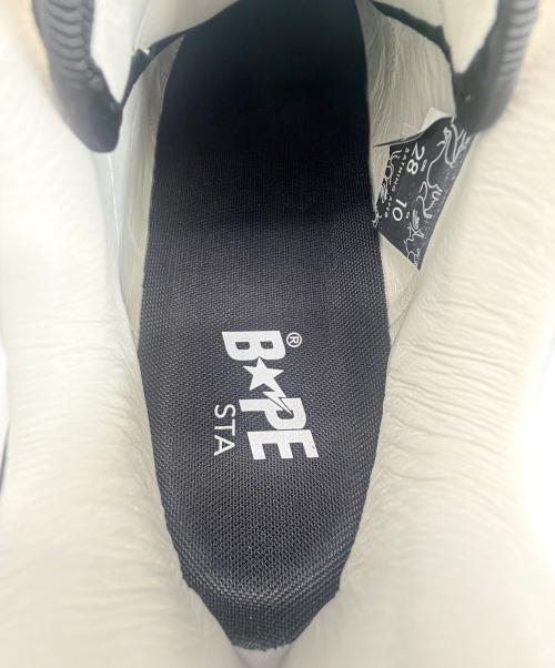 A BATHING APE（アベイシングエイプ）A BATHING APE (アベイシングエイプ) スニーカー ホワイト×ブラック サイズ:SIZE 28cmの古着・服飾アイテム