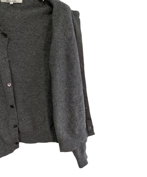 PLAY COMME des GARCONS（プレイコムデギャルソン）PLAY COMME des GARCONS (プレイコムデギャルソン) DOUBLE HEART LADIE'S' CARDIGAN/ハートワッペンカーディガン グレー サイズ:Lの古着・服飾アイテム