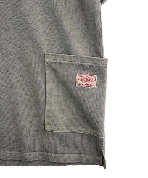 BIG MIKE（ビックマイク）BIG MIKE (ビックマイク) Pigment Double Pocket S/S Tee グレー サイズ:SIZE Lの古着・服飾アイテム