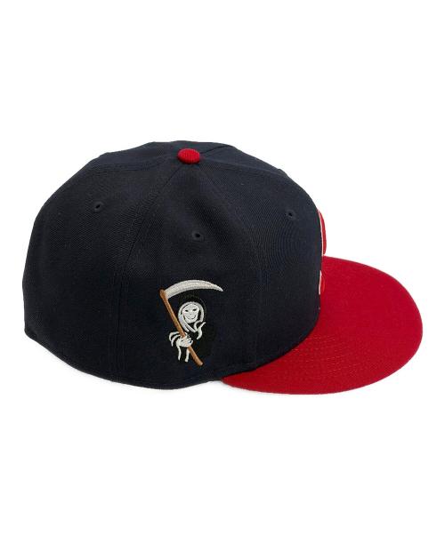 New Era（ニューエラ）New Era (ニューエラ) SUPREME (シュプリーム) キャップ ネイビー×レッド サイズ:7 1/2（59.6cm）の古着・服飾アイテム