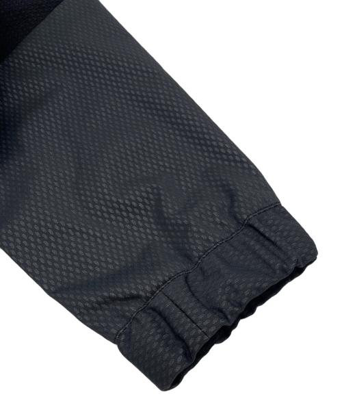 WHITE MOUNTAINEERING（ホワイトマウンテ二アニング）WHITE MOUNTAINEERING (ホワイトマウンテ二アニング) WINDSTOPPER FLOATING SHOULDER JACKET/ウインドストッパー・フローティング・ショルダー・ジャケット ブラック サイズ:SIZE Mの古着・服飾アイテム