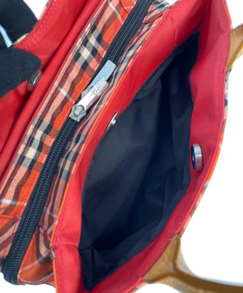 BURBERRY（バーバリー）BURBERRY (バーバリー) ハンドバッグ レッドの古着・服飾アイテム