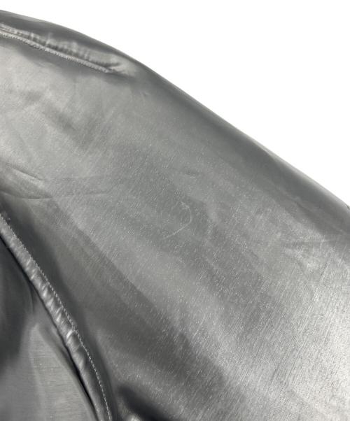 Calvin Klein Jeans（カルバンクラインジーンズ）Calvin Klein Jeans (カルバンクラインジーンズ) リキッドメタルパファージャケット グレー サイズ:SIZE Mの古着・服飾アイテム