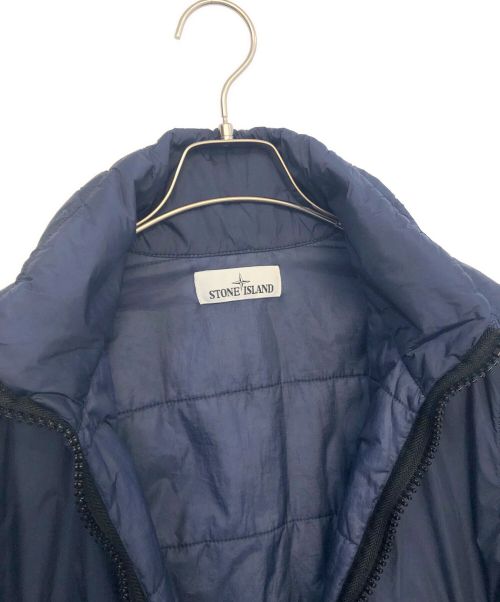 STONE ISLAND（ストーンアイランド）STONE ISLAND (ストーンアイランド) ガーメントダイナイロンプリマロフトスタンドカラーブルゾン ネイビー サイズ:Sの古着・服飾アイテム