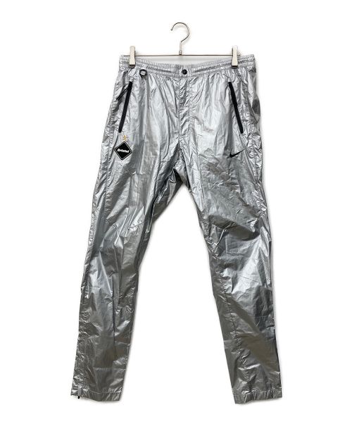 F.C.R.B.（エフシーレアルブリストル）F.C.R.B. (エフシーアールビー) ナイロンパンツ シルバー サイズ:Мの古着・服飾アイテム