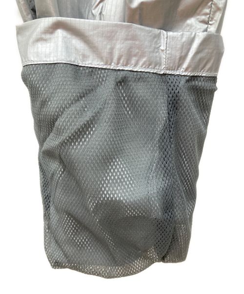 F.C.R.B.（エフシーレアルブリストル）F.C.R.B. (エフシーアールビー) ナイロンパンツ シルバー サイズ:Мの古着・服飾アイテム