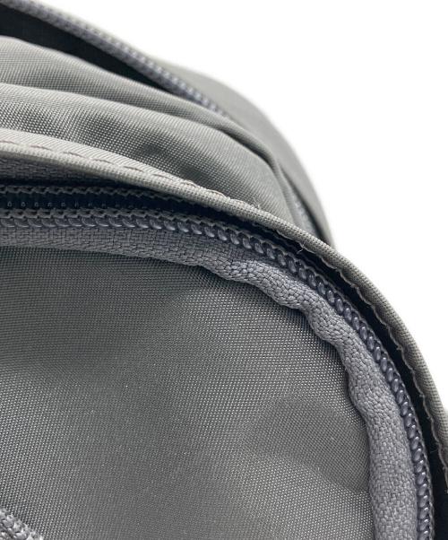 POTR（ピー・オー・ティー・アール）POTR (ピー・オー・ティー・アール) ライドウエストバッグ グレーの古着・服飾アイテム