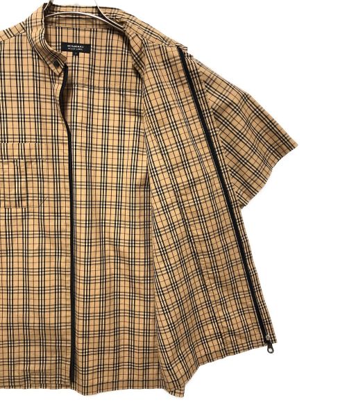 BURBERRY BLACK LABEL（バーバリーブラックレーベル）BURBERRY BLACK LABEL (バーバリーブラックレーベル) 半袖ジップシャツ ブラウン サイズ:SIZE 2の古着・服飾アイテム
