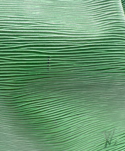 LOUIS VUITTON（ルイ ヴィトン）LOUIS VUITTON (ルイ ヴィトン) ショルダーバッグ ノエ エピ グリーンの古着・服飾アイテム