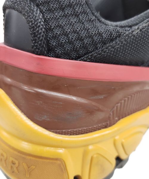 BURBERRY（バーバリー）BURBERRY (バーバリー) アーサーロートップスニーカー ブラウン サイズ:42の古着・服飾アイテム