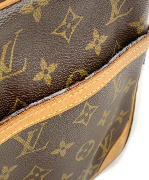 LOUIS VUITTON（ルイ ヴィトン）LOUIS VUITTON (ルイ ヴィトン) ダヌーヴ ショルダーバッグ/クロスボディバッグ ブラウンの古着・服飾アイテム