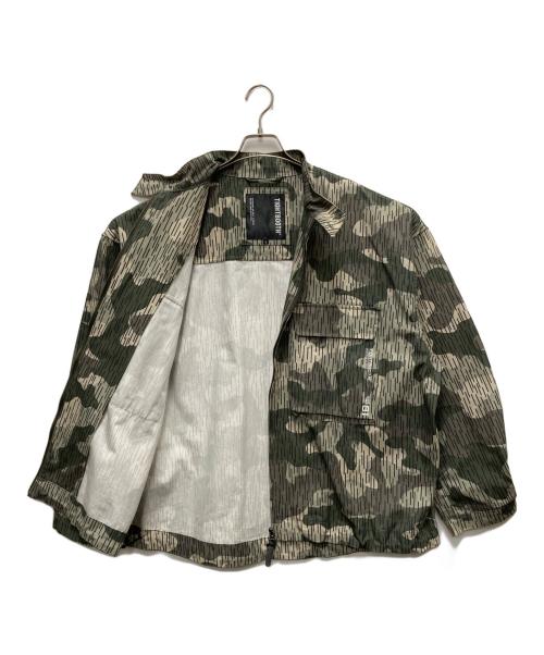 TIGHTBOOTH PRODUCTION（タイトブースプロダクション）TIGHTBOOTH PRODUCTION (タイトブースプロダクション) カモフラ柄ジップアップジャケット カーキ サイズ:Lの古着・服飾アイテム