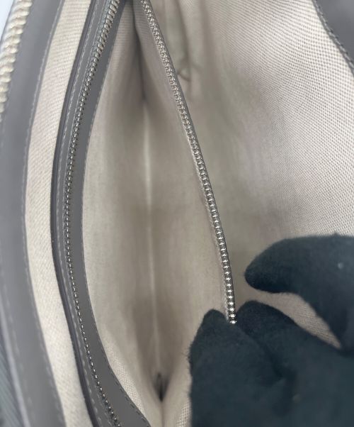 GUCCI（グッチ）GUCCI (グッチ) ショルダーバッグ グレーの古着・服飾アイテム