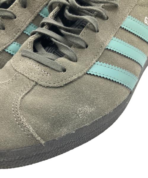 adidas（アディダス）adidas (アディダス) スニーカー グレー サイズ:26.5の古着・服飾アイテム