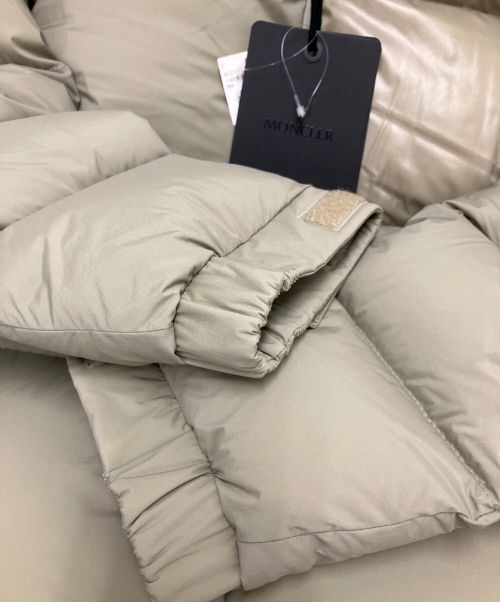 MONCLER（モンクレール）MONCLER (モンクレール) ダウンジャケット ベージュ サイズ:2の古着・服飾アイテム