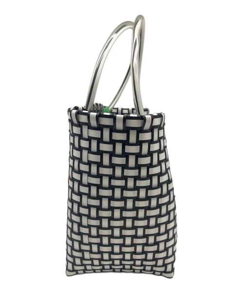 MARNI（マルニ）MARNI (マルニ) カゴバッグ ブラック×ホワイトの古着・服飾アイテム