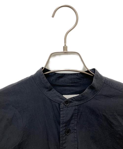 COMOLI（コモリ）COMOLI (コモリ) バンドカラーシャツ グレー サイズ:不明(記載なし)の古着・服飾アイテム