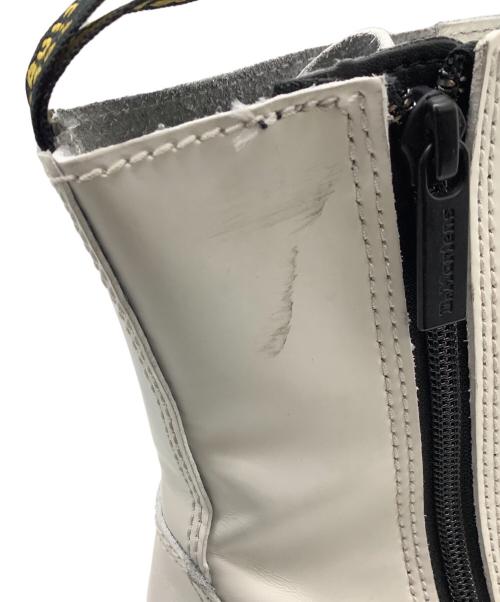 Dr.Martens（ドクターマーチン）Dr.Martens (ドクターマーチン) 8ホールブーツ ホワイト サイズ:26の古着・服飾アイテム