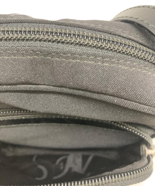 Salvatore Ferragamo（サルヴァトーレ フェラガモ）Salvatore Ferragamo (サルヴァトーレ フェラガモ) ショルダーポーチ ブラックの古着・服飾アイテム