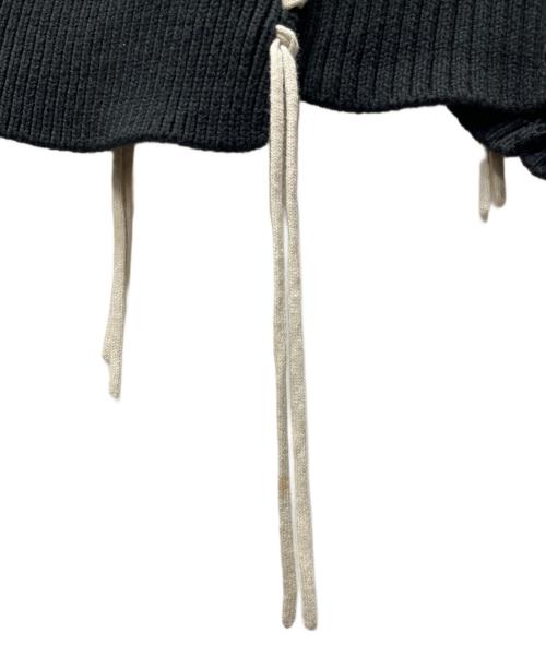 MAISON SPECIAL（メゾンスペシャル）MAISON SPECIAL (メゾンスペシャル) 鬼ワッフルクレイジーパッチワークエンブロイダリーVネックニット ブラック サイズ:SIZE 01の古着・服飾アイテム