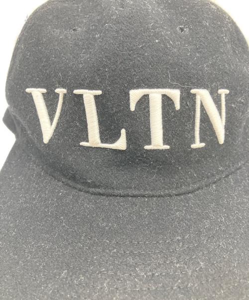 VALENTINO GARAVANI（ヴァレンティノ・ガラヴァーニ）VALENTINO GARAVANI (ヴァレンティノ・ガラヴァーニ) キャップ ブラックの古着・服飾アイテム