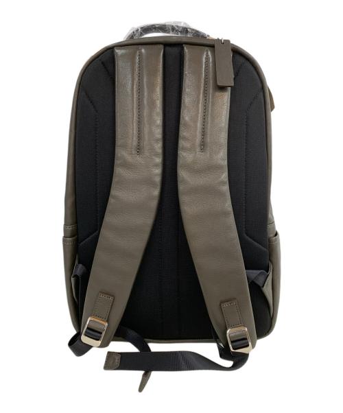 totem re vooo（トーテムリボー）totem re vooo (トーテムリボー) パンチング加工リュック グレーの古着・服飾アイテム