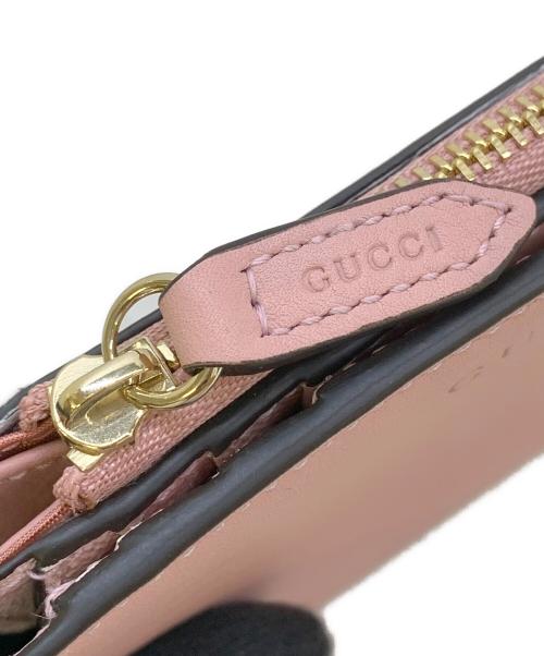 GUCCI（グッチ）GUCCI (グッチ) 2つ折り財布　GGエンブレムミディアム ウォレット ピンクの古着・服飾アイテム