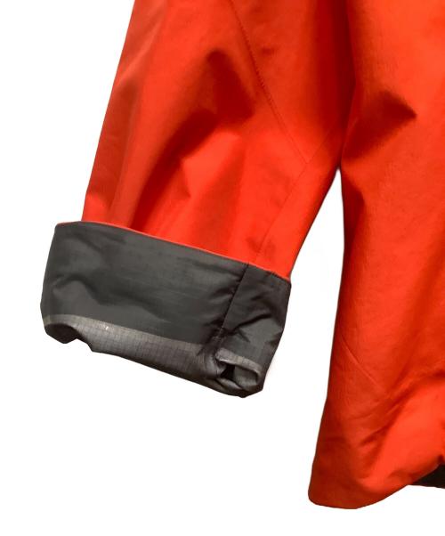 ARC'TERYX（アークテリクス）ARC'TERYX (アークテリクス) マウンテンパーカー　Alpha SV Jacket　2019 Limited Edition オレンジ サイズ:SIZE Lの古着・服飾アイテム