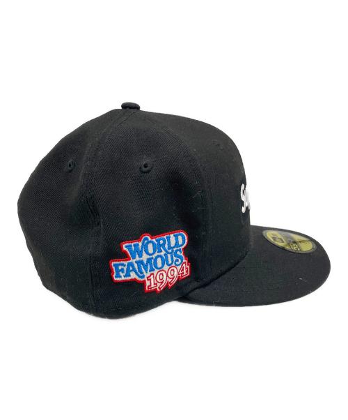 SUPREME（シュプリーム）SUPREME (シュプリーム) New Era (ニューエラ) キャップ 59FIFTY WOWRLD FAMOUS 1994 ブラック サイズ:SIZE7　3/8（58.7㎝）の古着・服飾アイテム