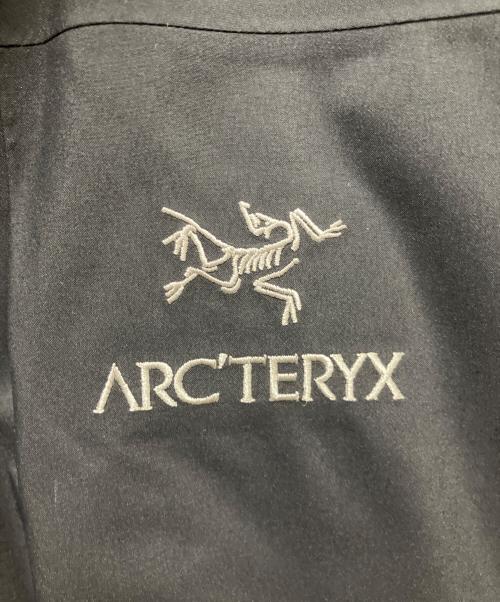 ARC'TERYX（アークテリクス）ARC'TERYX (アークテリクス) 中綿ジャケット　	Fission SV Jacket ブラック サイズ:SIZE Lの古着・服飾アイテム