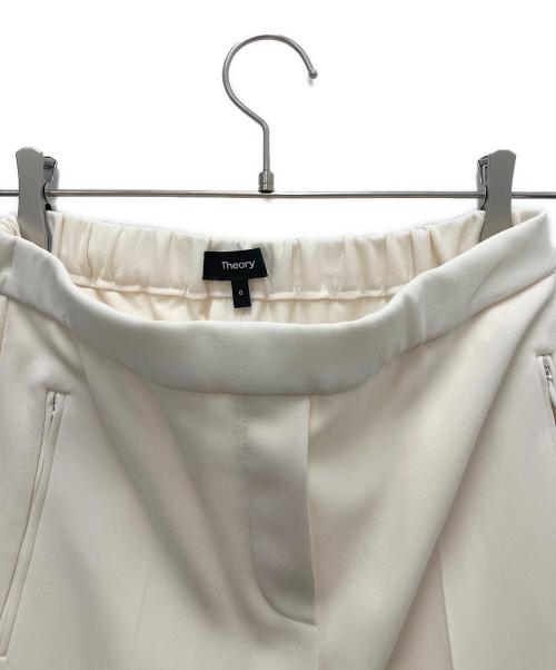 theory（セオリー）theory (セオリー) フレアパンツ　ADMIRAL CREPE PULL ON DEMITRIA GH ベージュ サイズ:SIZE 0の古着・服飾アイテム