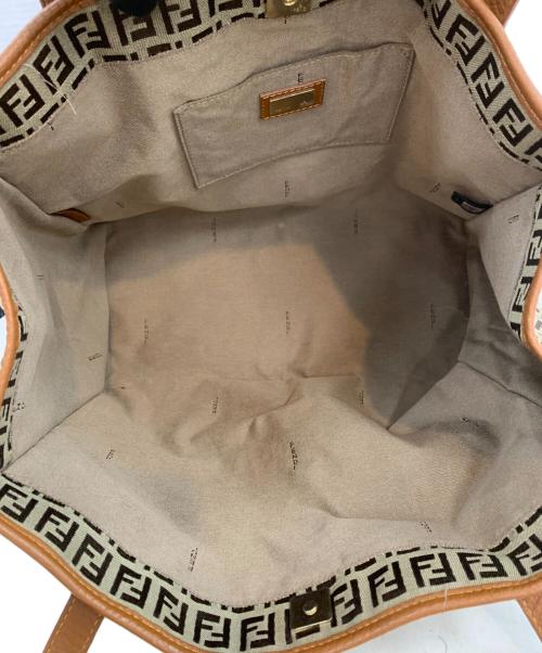 FENDI（フェンディ）FENDI (フェンディ) トートバッグ　ズッカ ベージュの古着・服飾アイテム