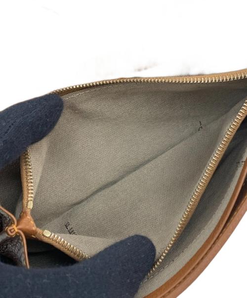 FENDI（フェンディ）FENDI (フェンディ) 2つ折り財布　ズッカ ベージュの古着・服飾アイテム