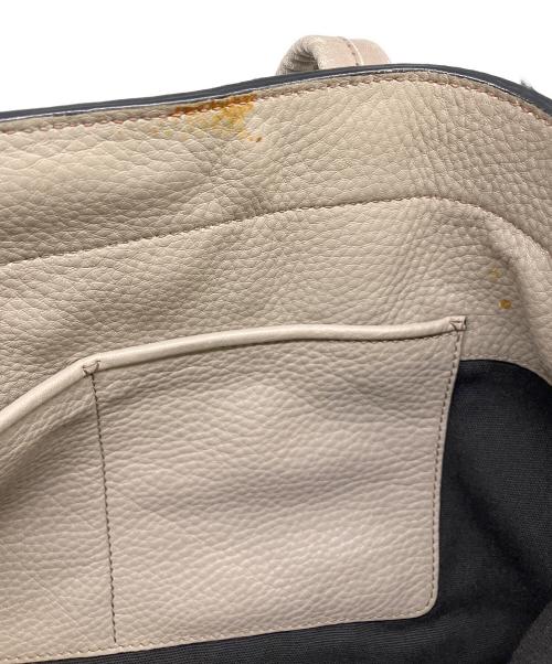 MIU MIU（ミュウミュウ）MIU MIU (ミュウミュウ) レザートートバッグ ベージュの古着・服飾アイテム