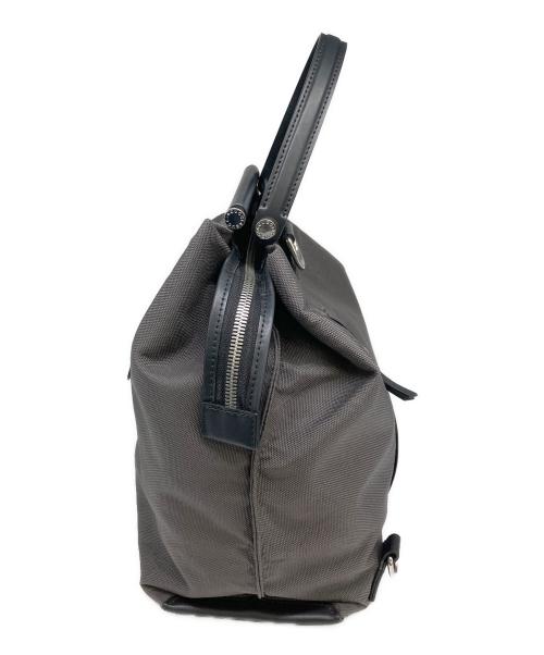 IACUCCI（イアクッチ）IACUCCI (イアクッチ) 2WAYバッグ　S0RBETT0 グレーの古着・服飾アイテム