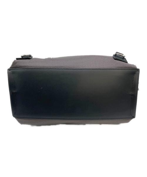 IACUCCI（イアクッチ）IACUCCI (イアクッチ) 2WAYバッグ　S0RBETT0 グレーの古着・服飾アイテム