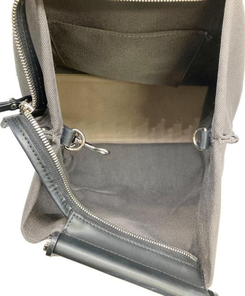 IACUCCI（イアクッチ）IACUCCI (イアクッチ) 2WAYバッグ　S0RBETT0 グレーの古着・服飾アイテム