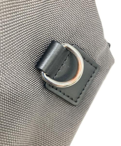 IACUCCI（イアクッチ）IACUCCI (イアクッチ) 2WAYバッグ　S0RBETT0 グレーの古着・服飾アイテム