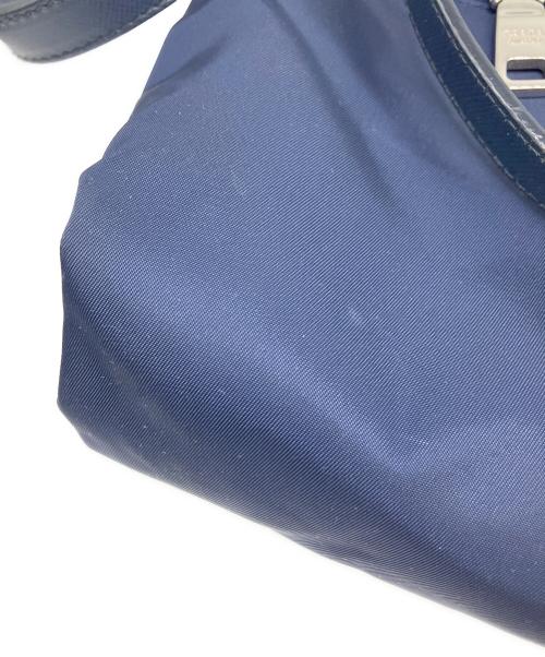 PRADA（プラダ）PRADA (プラダ) ナイロンショルダーバッグ ネイビーの古着・服飾アイテム