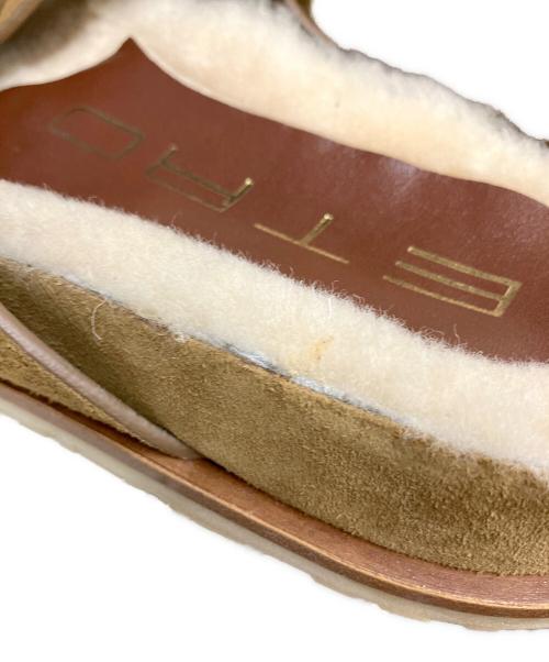 ETRO（エトロ）ETRO (エトロ) CROWN ME スウェードムートンサンダル キャメル サイズ:SIZE 24.5cmの古着・服飾アイテム