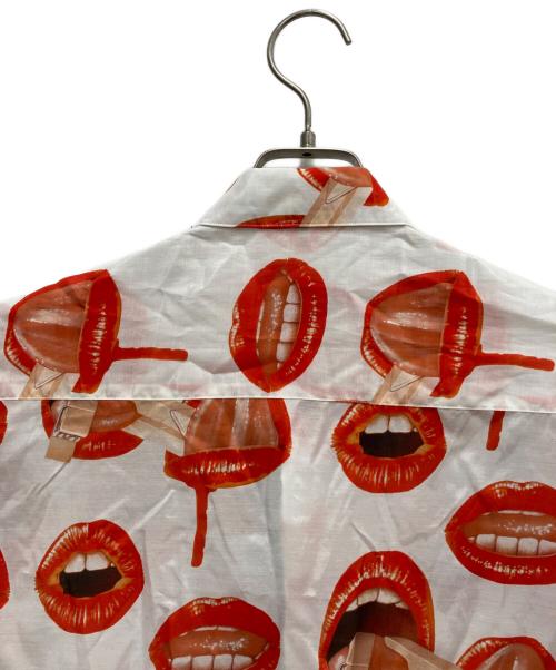 KIDILL（キディル）KIDILL (キディル) Trevor Brown (トレヴァー・ブラウン) 22SS FOUR MOUTH Artwork by TREVOR BROWN オーバーシャツ レッド×ブラック サイズ:FREEの古着・服飾アイテム